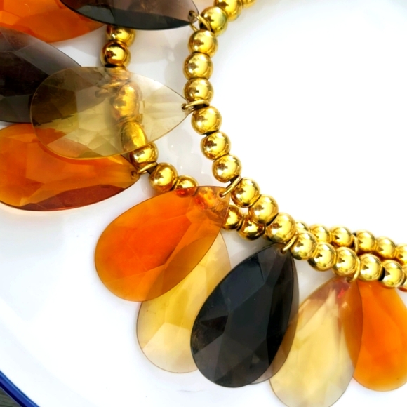 Joan Rivers Vintage Chunky Faceted Teardrop Lucite Beads Bib Necklace - Picture 10 of 10